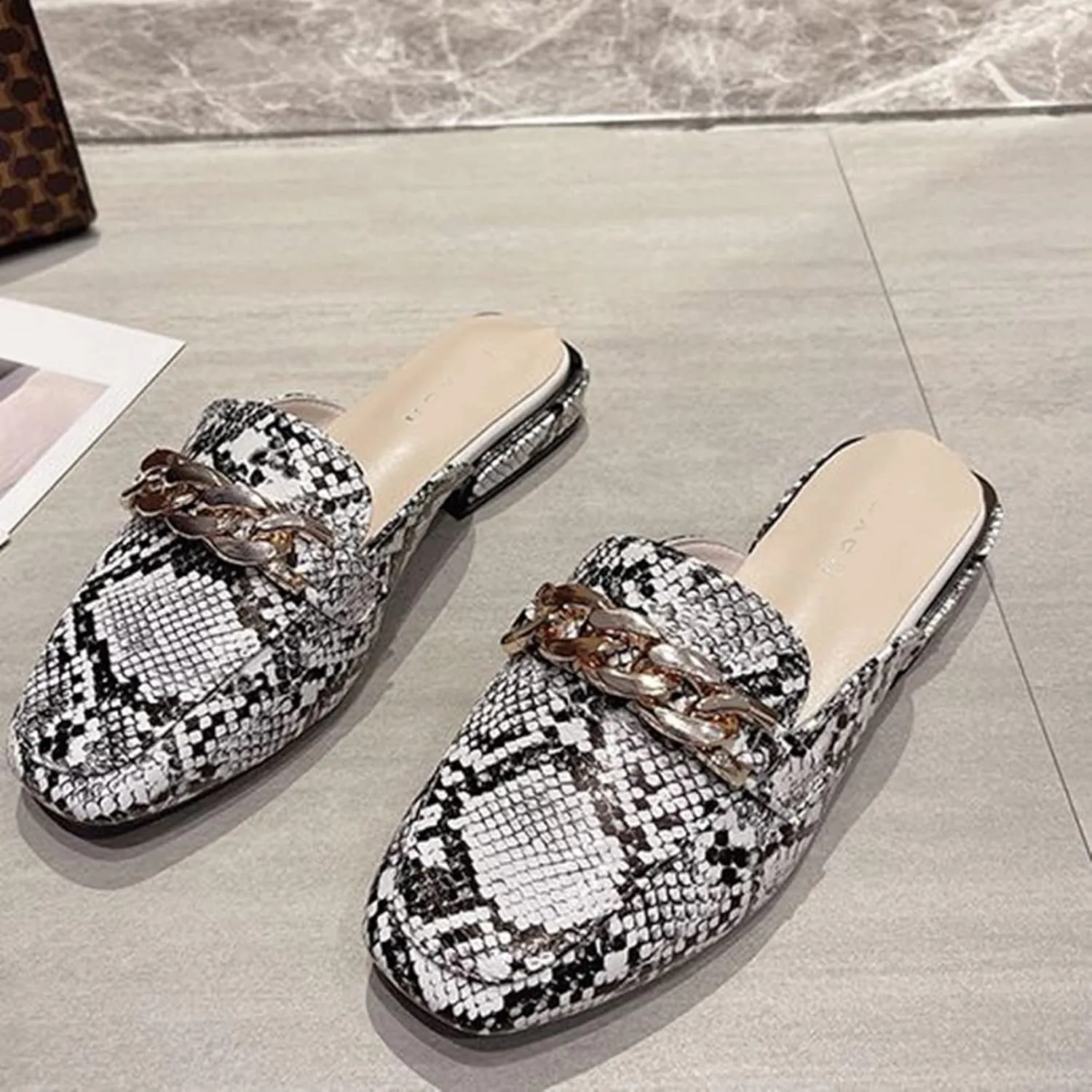 Women Closed Toe Flat Mules Backless Loafers Metal Chain Decor Printed Casual Slip On Slipper Shoes